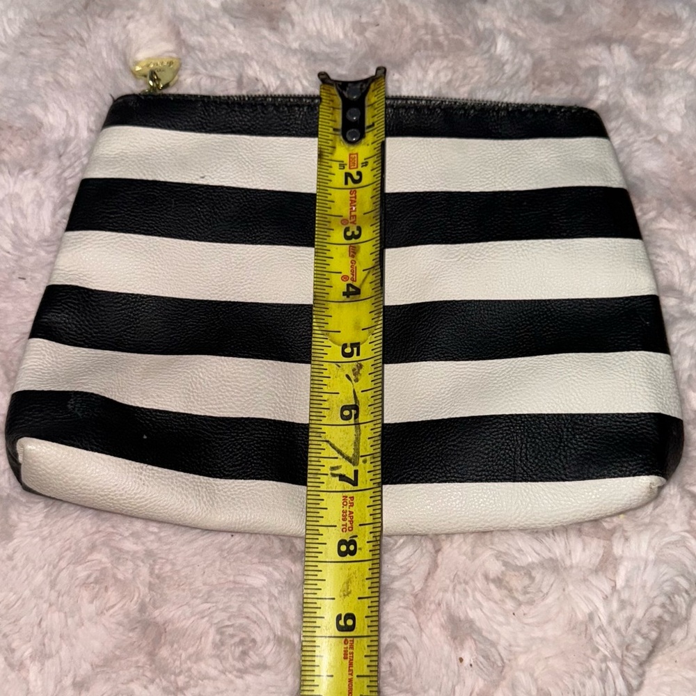 Xox Betsey Johnson Chic Striped Cosmetic or Travelers Clutch Pouch Bag - Picture 8 of 9